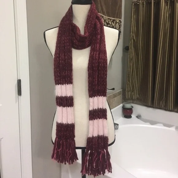 Old Navy long knit scarf - Picture 2 of 6